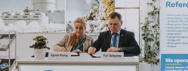 Rosatom Technical Academy and the World Nuclear University signed agreement to hold a School on Radiation Technologies in Russia