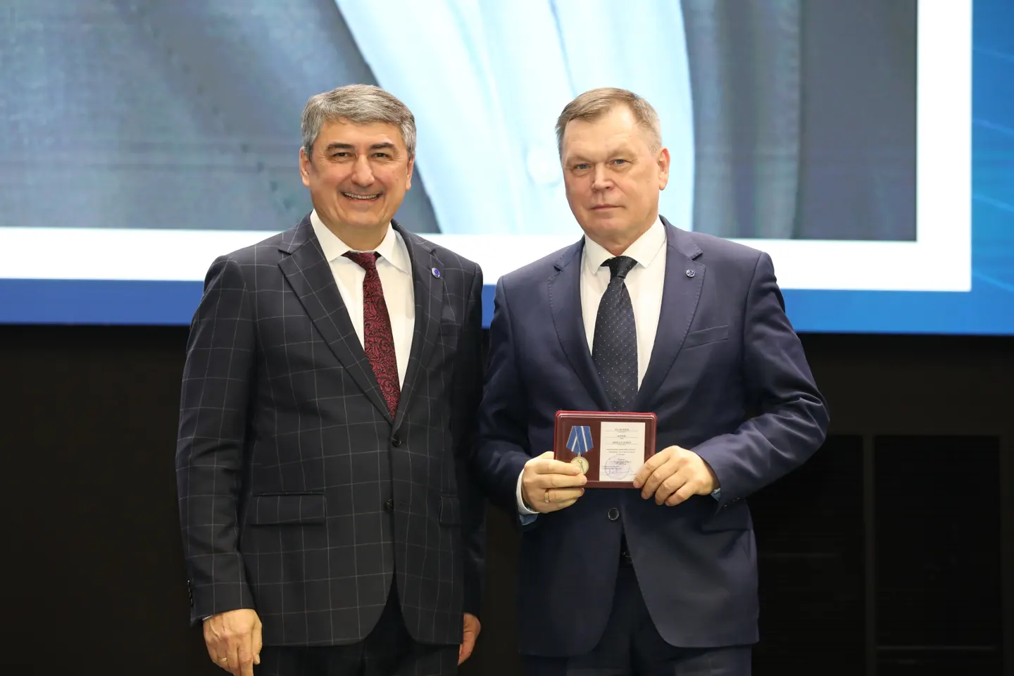 Ректору Технической академии Росатома вручили памятную медаль «Человек года Росатома» 1 степени