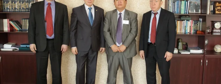Meeting with representative of Ninh Thuan Nuclear Power Project Management Board