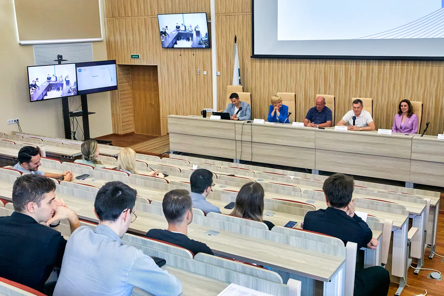 NST CLUB: развитие начинается с мечты