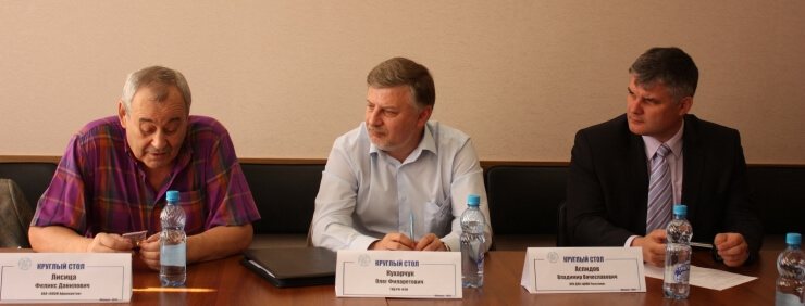 2014-06-27_1-1-round-table